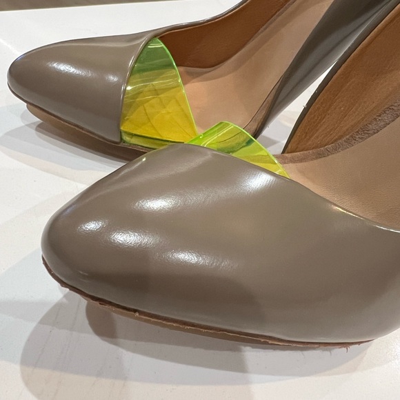 Material: Genuine Leather
Heel Height: High Heel
Style: Casual size 6.5 NEW - Picture 3 of 13